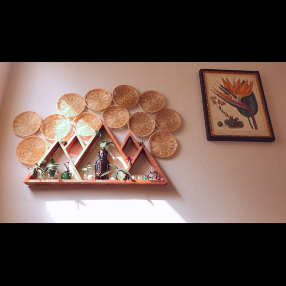 5-peak Wood mountain shelves